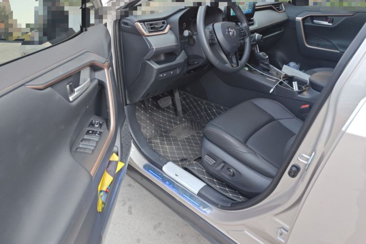 Used Toyota Wildlander 2024 2.0L CVT Two-Wheel Drive Urban Edition Driver Seat