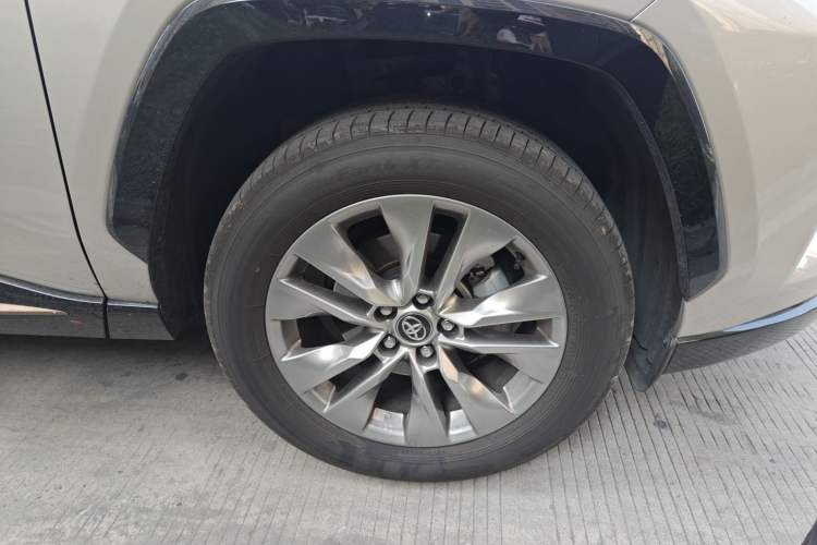 Used Toyota Wildlander 2024 2.0L CVT Two-Wheel Drive Urban Edition Right Front Wheel Hub