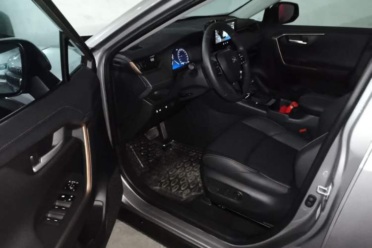 Used Toyota Wildlander 2024 2.0L CVT Two-Wheel Drive Urban Edition Driver Seat
