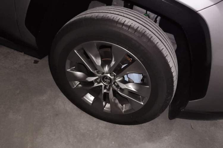 Used Toyota Wildlander 2024 2.0L CVT Two-Wheel Drive Urban Edition Right Front Wheel Hub