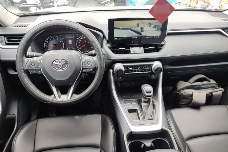 Used Toyota Wildlander 2024 2.0L CVT Two-Wheel Drive Leading Edition Center Console