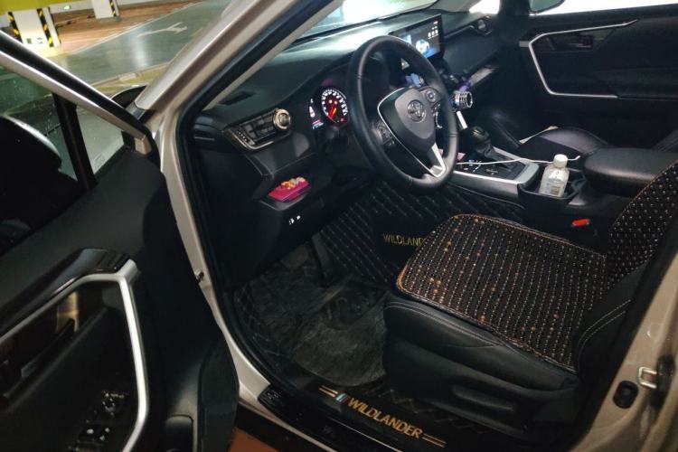Used Toyota Wildlander 2024 2.0L CVT Two-Wheel Drive Leading Edition Driver Seat