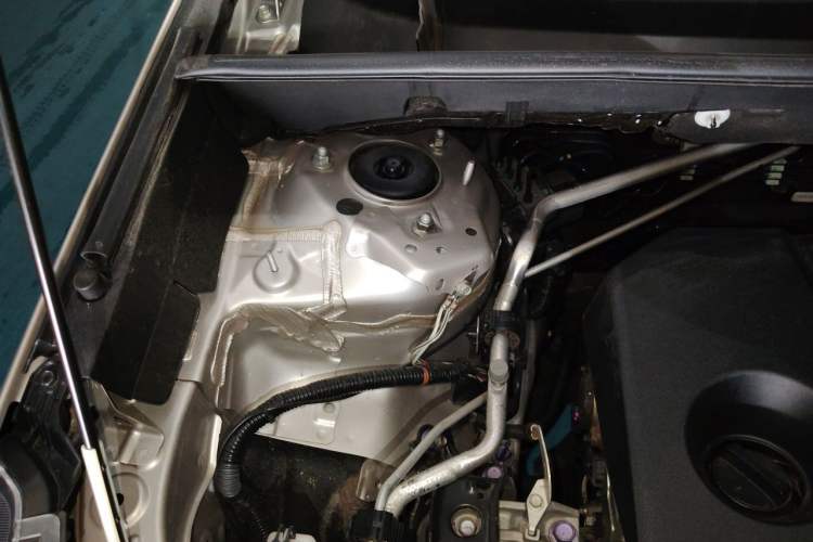 Used Toyota Wildlander 2024 2.0L CVT Two-Wheel Drive Leading Edition Engine Bay Right