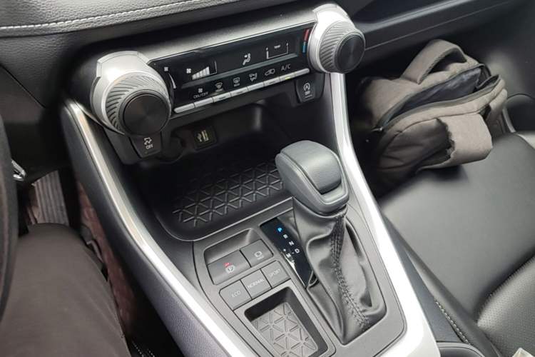 Used Toyota Wildlander 2024 2.0L CVT Two-Wheel Drive Leading Edition Gear Lever