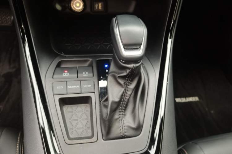 Used Toyota Wildlander 2024 2.0L CVT Two-Wheel Drive Luxury PLUS Edition Gear Lever