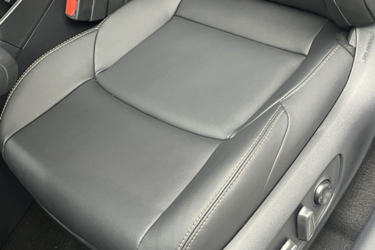 Used Toyota Wildlander 2024 Dual-Motor 2.5L E-CVT Two-Wheel Drive Luxury PLUS Edition Interior 10