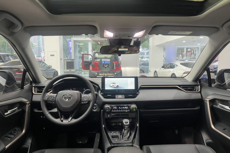 Used Toyota Wildlander 2024 Dual-Motor 2.5L E-CVT Two-Wheel Drive Luxury PLUS Edition Interior 2