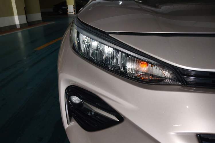 Used Toyota Wildlander 2024 2.0L CVT Two-Wheel Drive Leading Edition Right Front Headlight