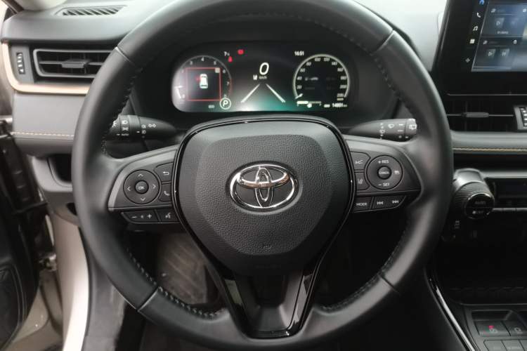 Used Toyota Wildlander 2024 2.0L CVT Two-Wheel Drive Luxury PLUS Edition Steering Wheel