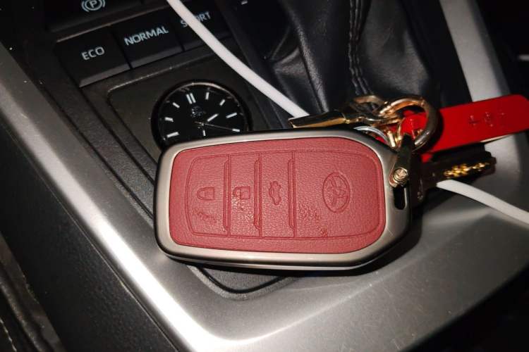 Used Toyota Wildlander 2024 2.0L CVT Two-Wheel Drive Leading Edition Vehicle Key