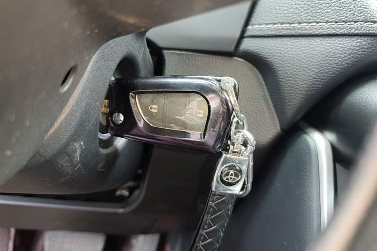Used Toyota Wildlander 2024 2.0L CVT Two-Wheel Drive Leading Edition Vehicle Key