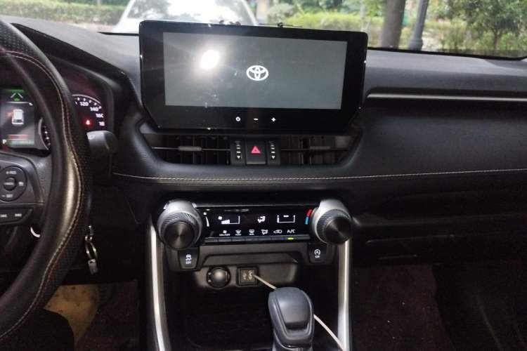 Used Toyota Wildlander 2024 2.0L CVT Two-Wheel Drive Leading Edition Audio And AC Panel