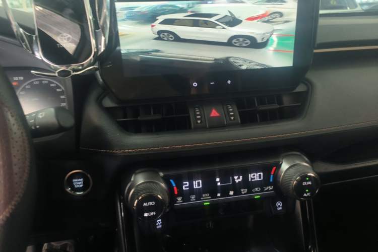 Used Toyota Wildlander 2024 2.0L CVT Two-Wheel Drive Urban Edition Audio And AC Panel