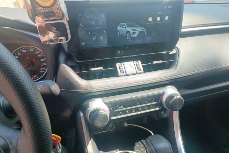 Used Toyota Wildlander 2024 2.0L CVT Two-Wheel Drive Leading Edition Audio And AC Panel