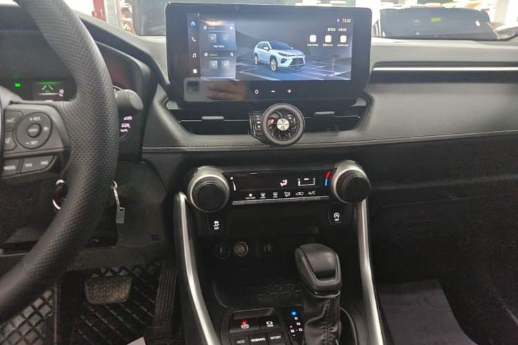 Used Toyota Wildlander 2024 2.0L CVT Two-Wheel Drive Leading Edition Audio And AC Panel