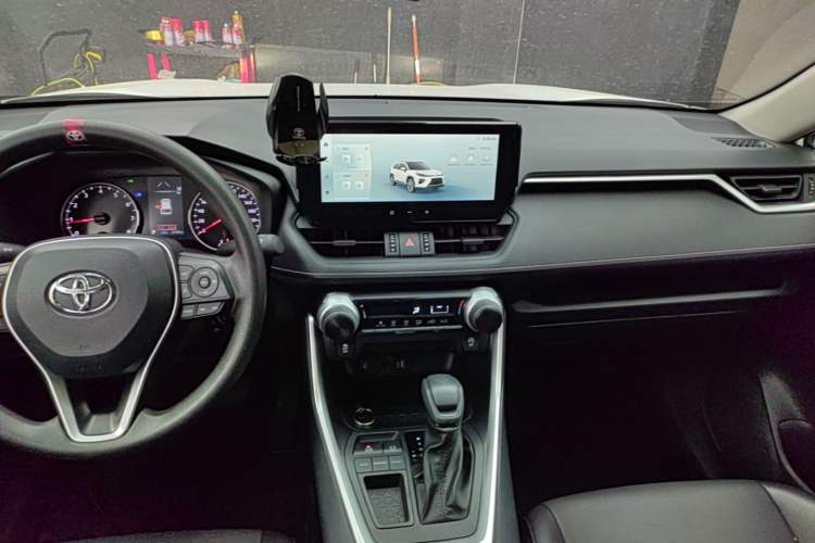 Used Toyota Wildlander 2024 2.0L CVT Two-Wheel Drive Leading Edition Audio And AC Panel