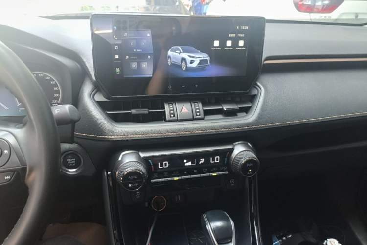 Used Toyota Wildlander 2024 2.0L CVT Two-Wheel Drive Luxury PLUS Edition Audio And AC Panel