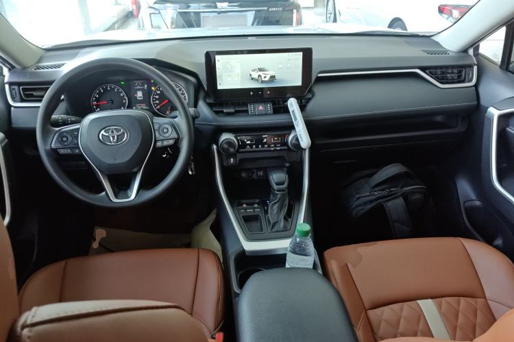 Used Toyota Wildlander 2024 2.0L CVT Two-Wheel Drive Leading Edition Center Console