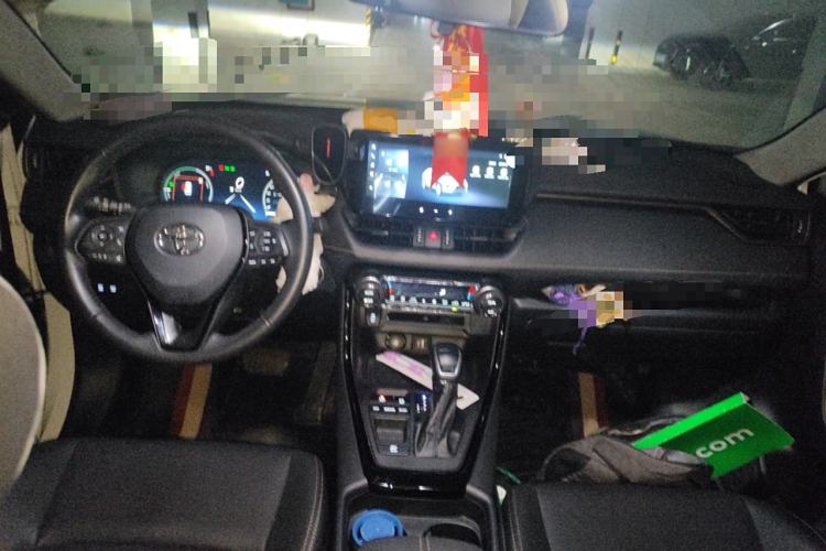Used Toyota Wildlander 2024 Dual-Motor 2.5L E-CVT Two-Wheel Drive Luxury PLUS Edition Center Console