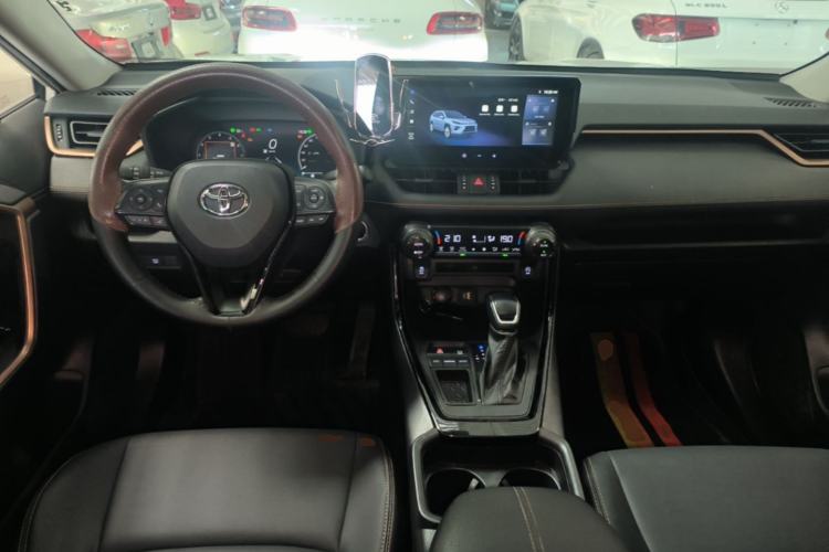 Used Toyota Wildlander 2024 2.0L CVT Two-Wheel Drive Urban Edition Center Console