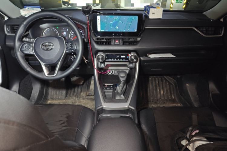 Used Toyota Wildlander 2024 2.0L CVT Two-Wheel Drive Leading Edition Center Console