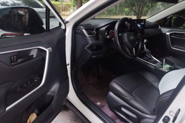 Used Toyota Wildlander 2024 2.0L CVT Two-Wheel Drive Leading Edition Driver Seat