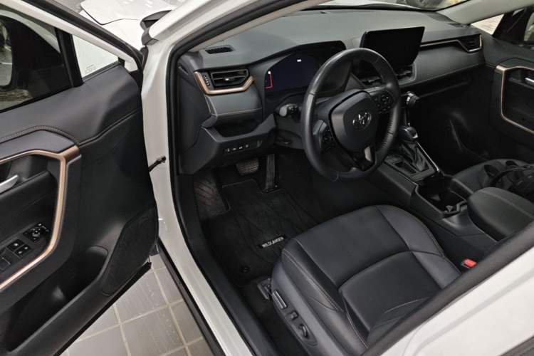 Used Toyota Wildlander 2024 2.0L CVT Two-Wheel Drive Urban Edition Driver Seat