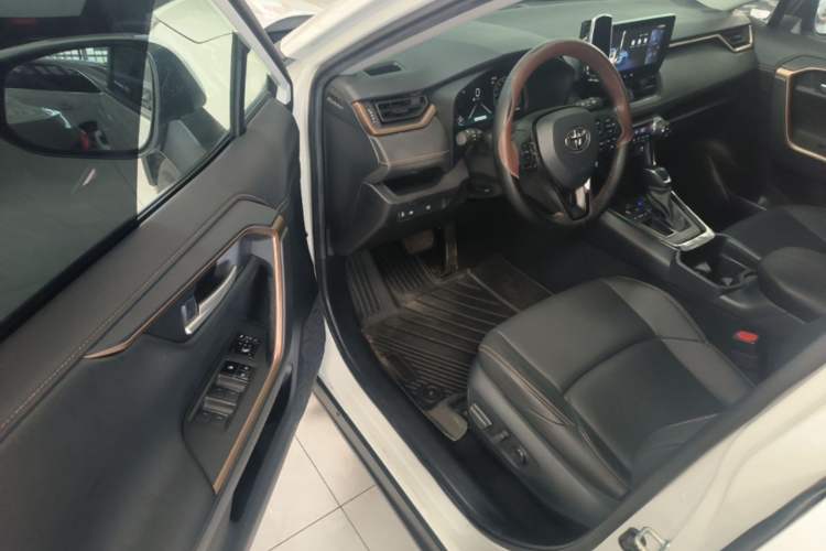 Used Toyota Wildlander 2024 2.0L CVT Two-Wheel Drive Urban Edition Driver Seat