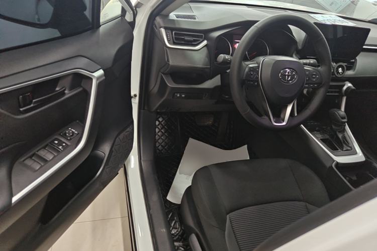 Used Toyota Wildlander 2024 2.0L CVT Two-Wheel Drive Leading Edition Driver Seat