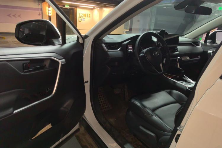 Used Toyota Wildlander 2024 2.0L CVT Two-Wheel Drive Leading Edition Driver Seat