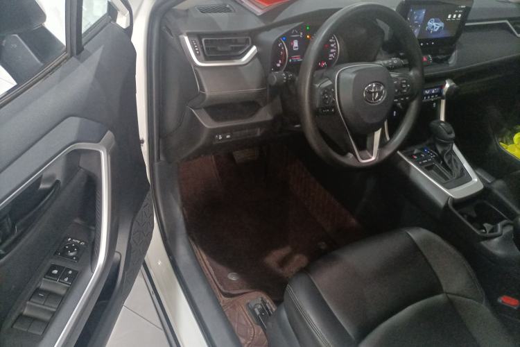 Used Toyota Wildlander 2024 2.0L CVT Two-Wheel Drive Leading Edition Driver Seat