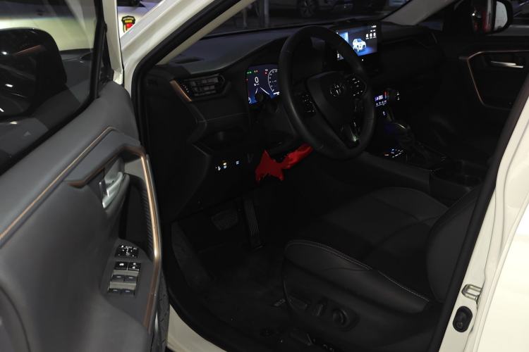 Used Toyota Wildlander 2024 2.0L CVT Two-Wheel Drive Urban Edition Driver Seat