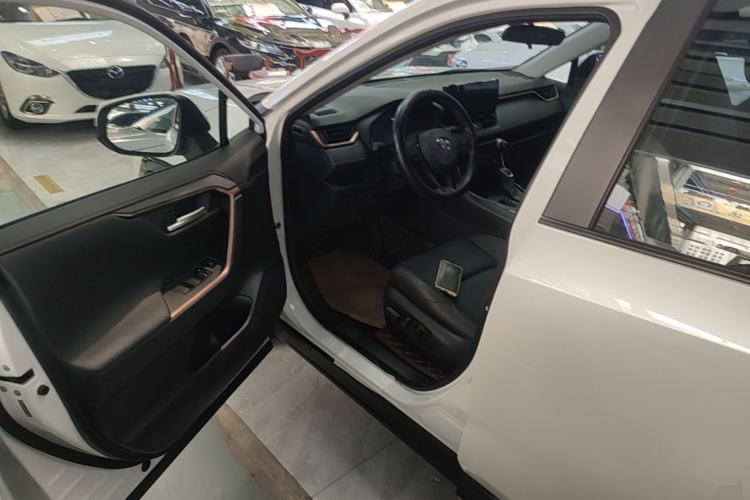 Used Toyota Wildlander 2024 2.0L CVT Two-Wheel Drive Urban Edition Driver Seat