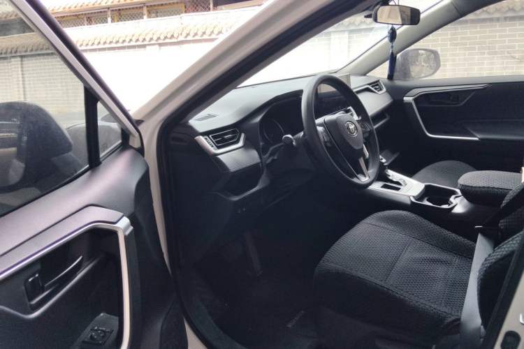 Used Toyota Wildlander 2024 2.0L CVT Two-Wheel Drive Leading Edition Driver Seat