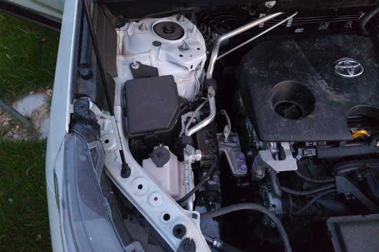 Used Toyota Wildlander 2024 2.0L CVT Two-Wheel Drive Luxury PLUS Edition Engine Bay Right