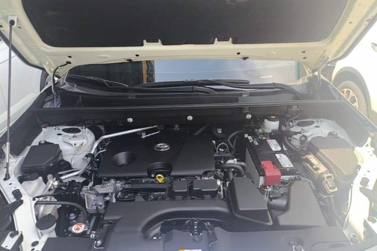 Used Toyota Wildlander 2024 2.0L CVT Two-Wheel Drive Luxury PLUS Edition Engine Bay