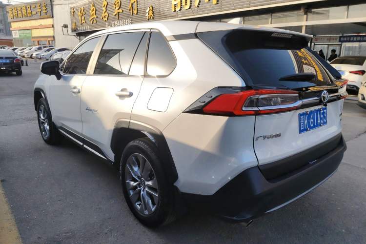 Used Toyota Wildlander 2024 2.0L CVT Two-Wheel Drive Leading Edition Exterior 2