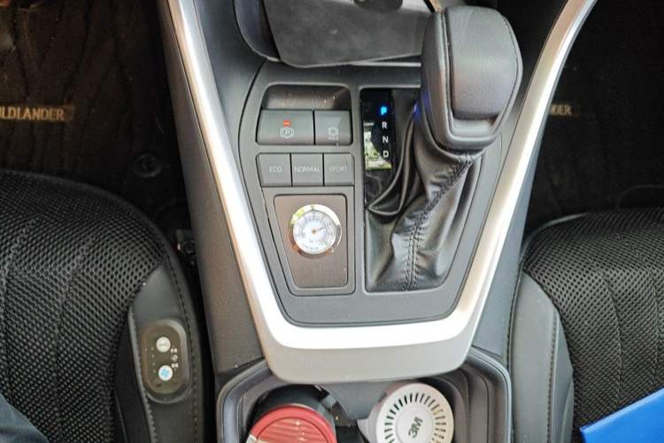 Used Toyota Wildlander 2024 2.0L CVT Two-Wheel Drive Leading Edition Gear Lever