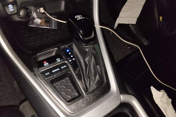 Used Toyota Wildlander 2024 2.0L CVT Two-Wheel Drive Leading Edition Gear Lever