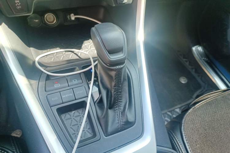 Used Toyota Wildlander 2024 2.0L CVT Two-Wheel Drive Leading Edition Gear Lever