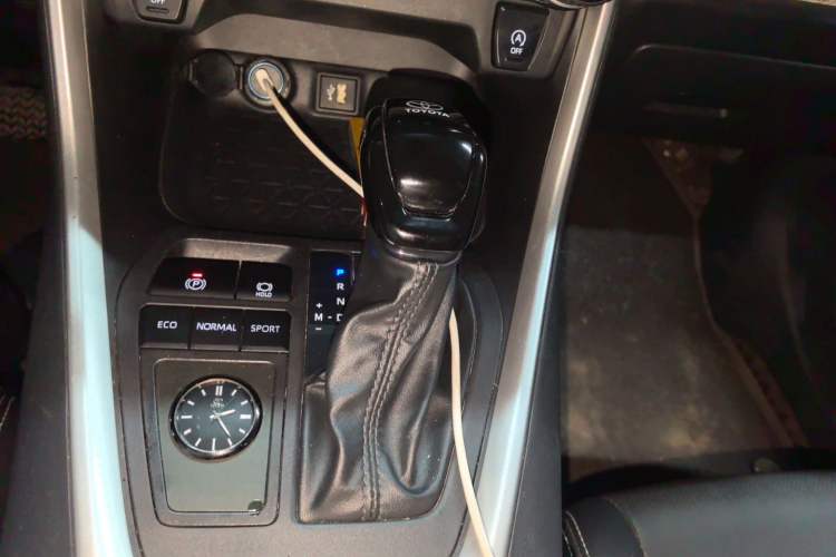 Used Toyota Wildlander 2024 2.0L CVT Two-Wheel Drive Leading Edition Gear Lever
