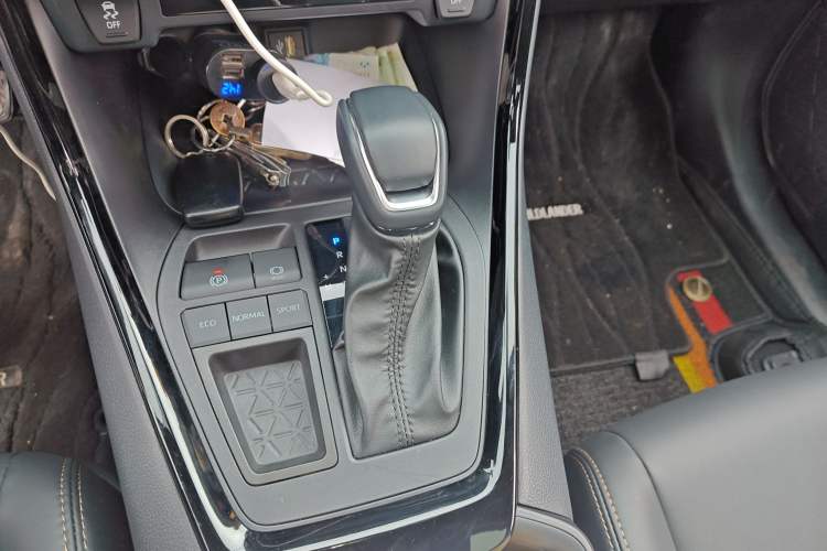 Used Toyota Wildlander 2024 2.0L CVT Two-Wheel Drive Urban Edition Gear Lever