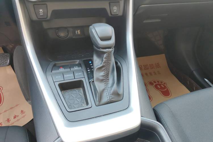 Used Toyota Wildlander 2024 2.0L CVT Two-Wheel Drive Leading Edition Gear Lever