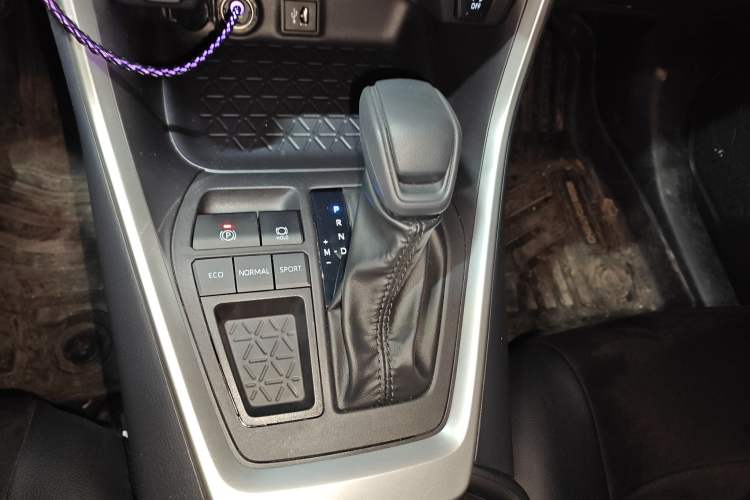 Used Toyota Wildlander 2024 2.0L CVT Two-Wheel Drive Leading Edition Gear Lever