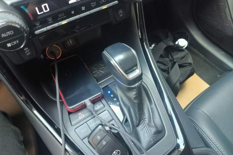Used Toyota Wildlander 2024 2.0L CVT Two-Wheel Drive Luxury PLUS Edition Gear Lever