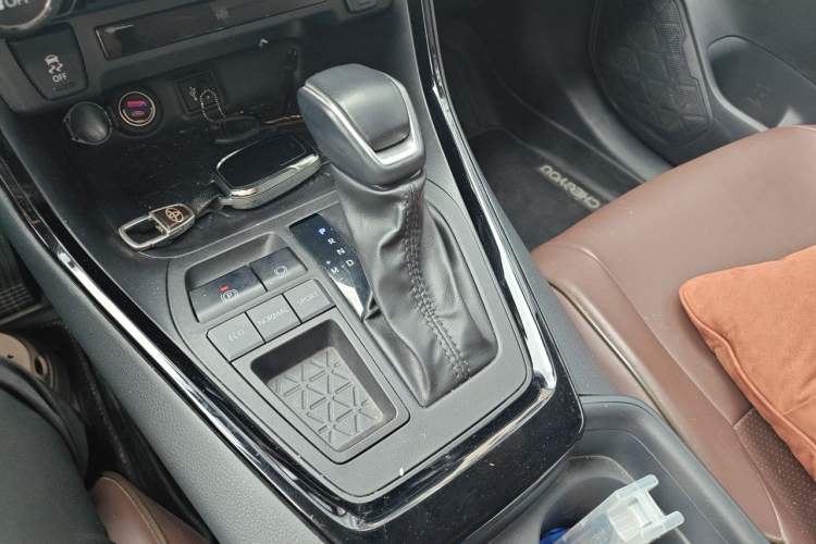 Used Toyota Wildlander 2024 2.0L CVT Two-Wheel Drive Urban Edition Gear Lever