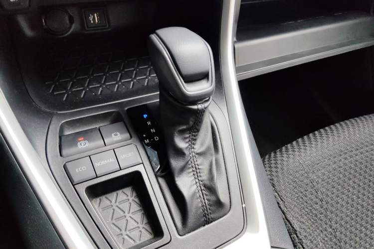 Used Toyota Wildlander 2024 2.0L CVT Two-Wheel Drive Leading Edition Gear Lever