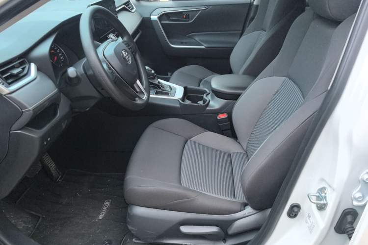 Used Toyota Wildlander 2024 2.0L CVT Two-Wheel Drive Leading Edition Interior 1