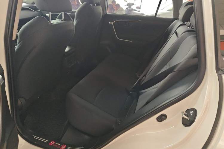 Used Toyota Wildlander 2024 2.0L CVT Two-Wheel Drive Leading Edition Interior 2