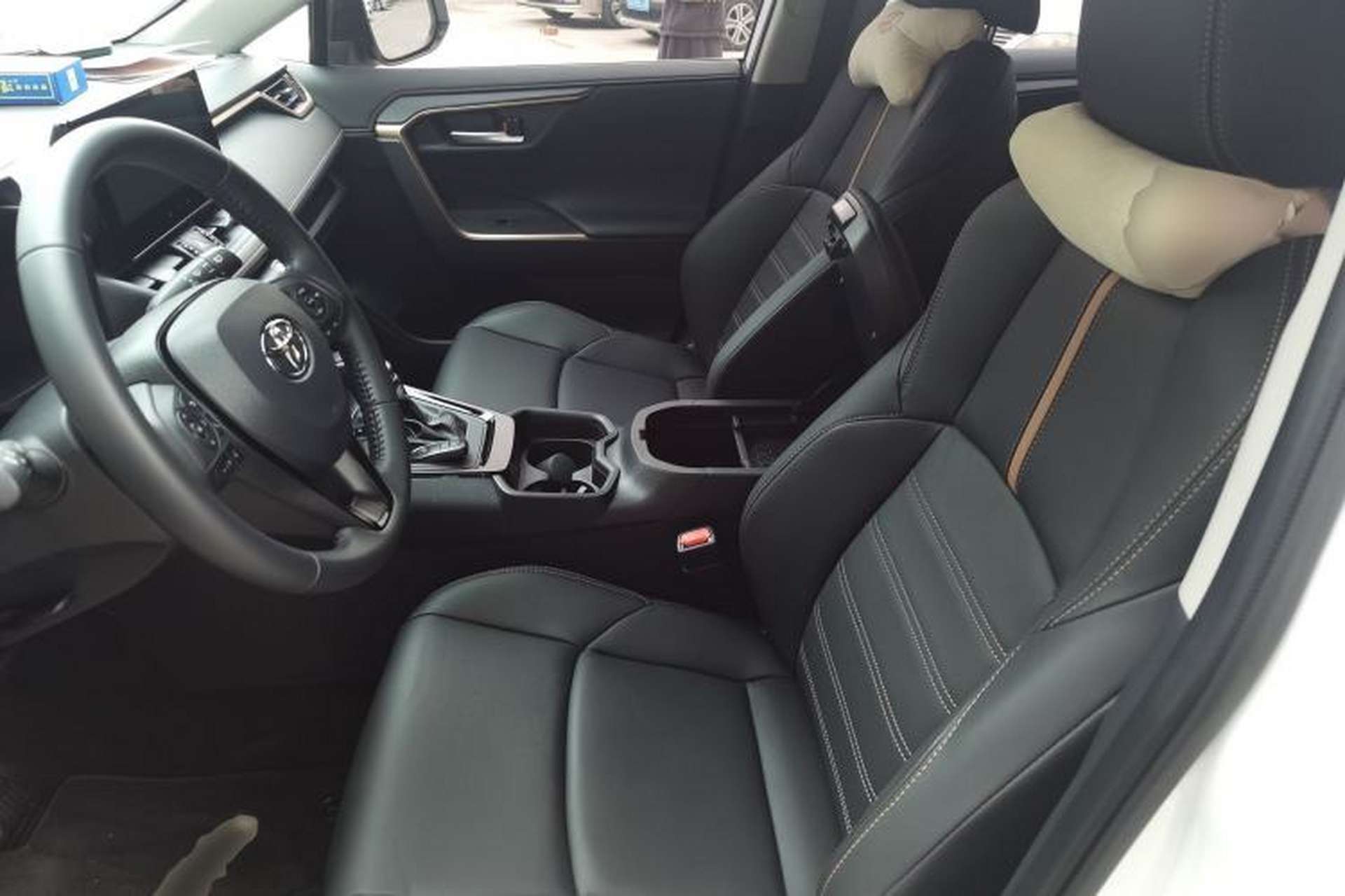 Used Toyota Wildlander 2024 2.0L CVT Two-Wheel Drive Luxury PLUS Edition Left Front Seat